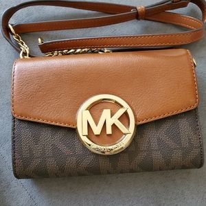 Michael kors crossbody brown and camel color.